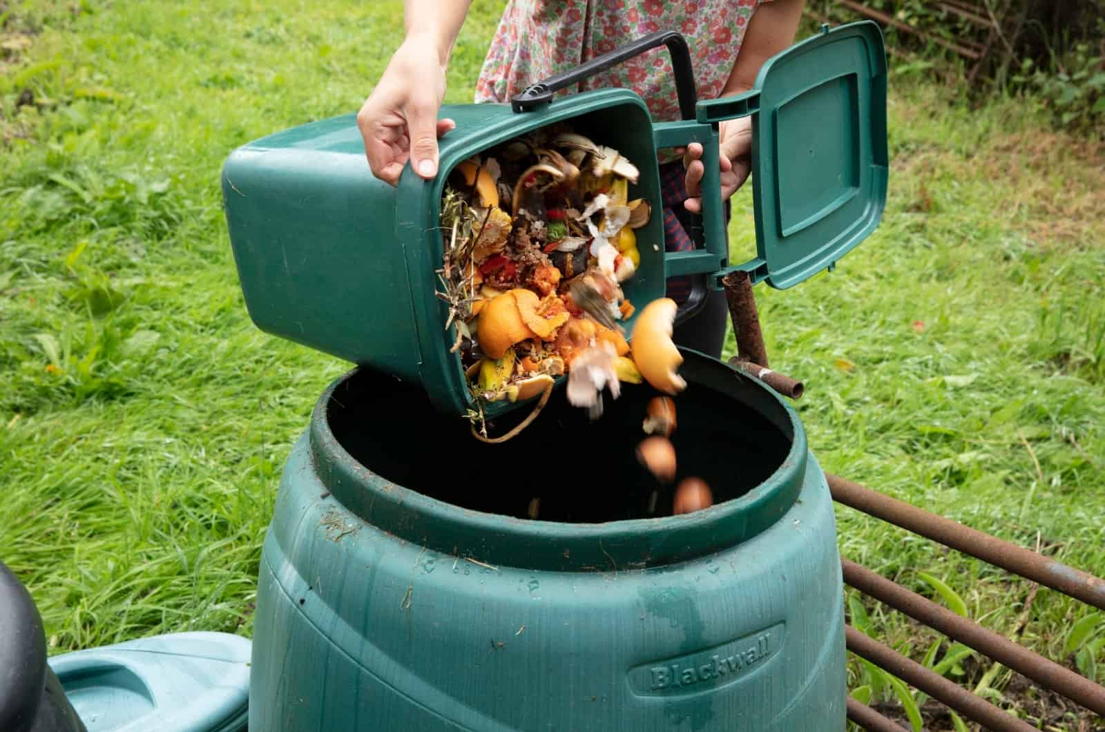 hacer compost en bin